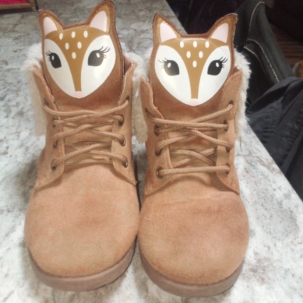 Girls tan Deer boots Sz 11/13